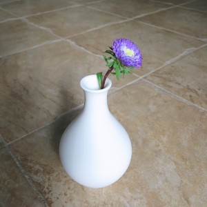 Single-flower vase by Yuko Hiramatsu